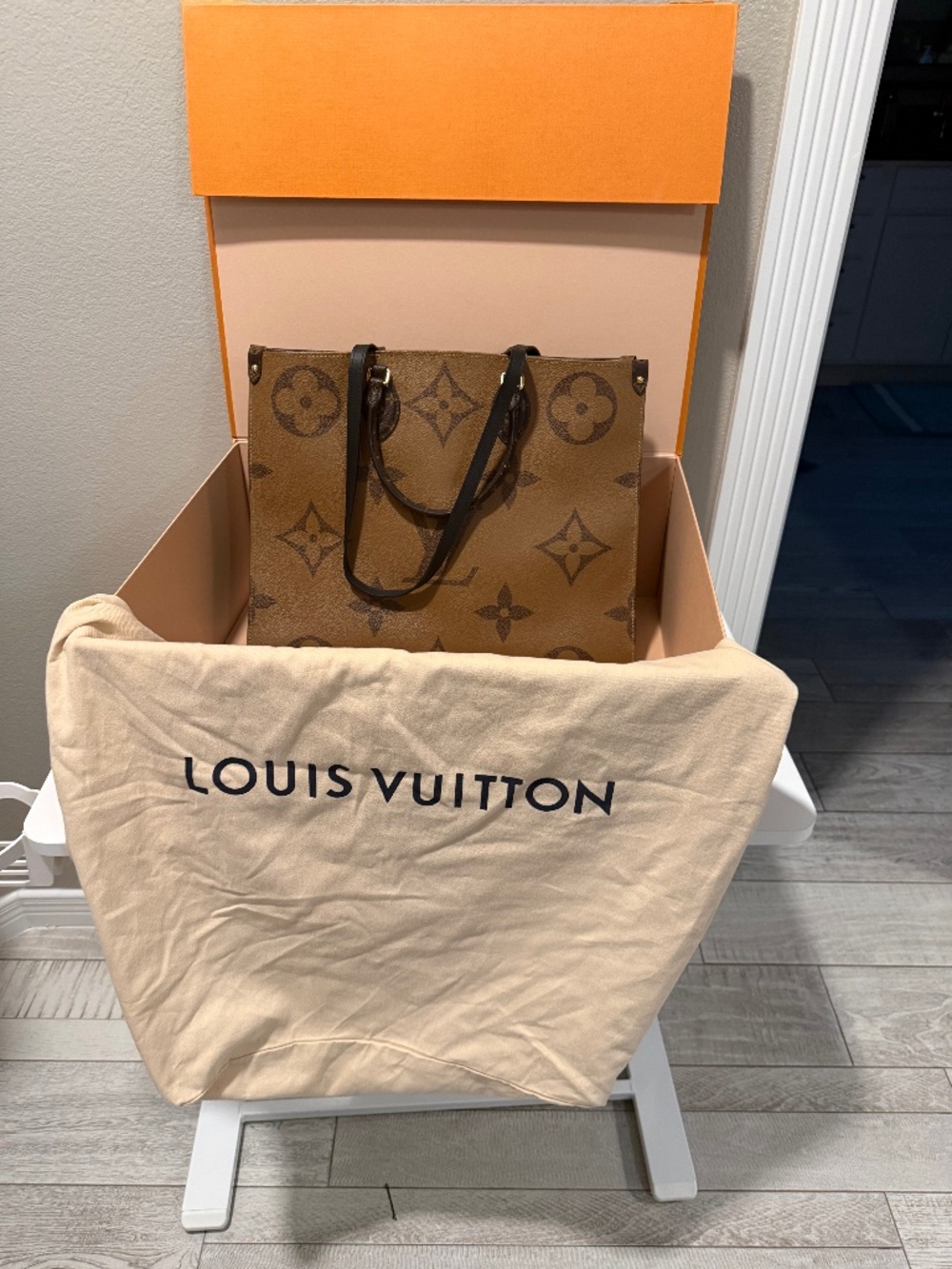 Louis Vuitton OnTheGo MM Monogram Canvas Tote